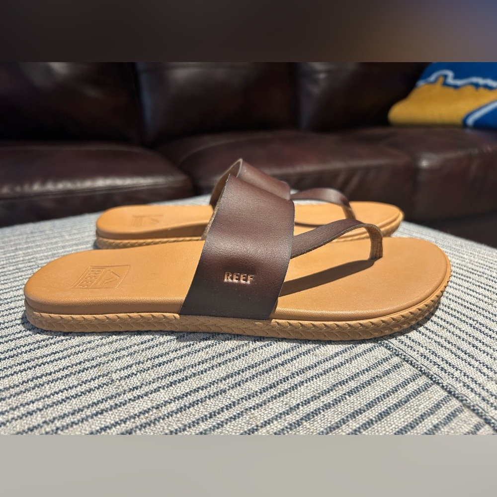 Reef Brown Leather Slide Sandals | Toe Loop | Size 7 | Like New